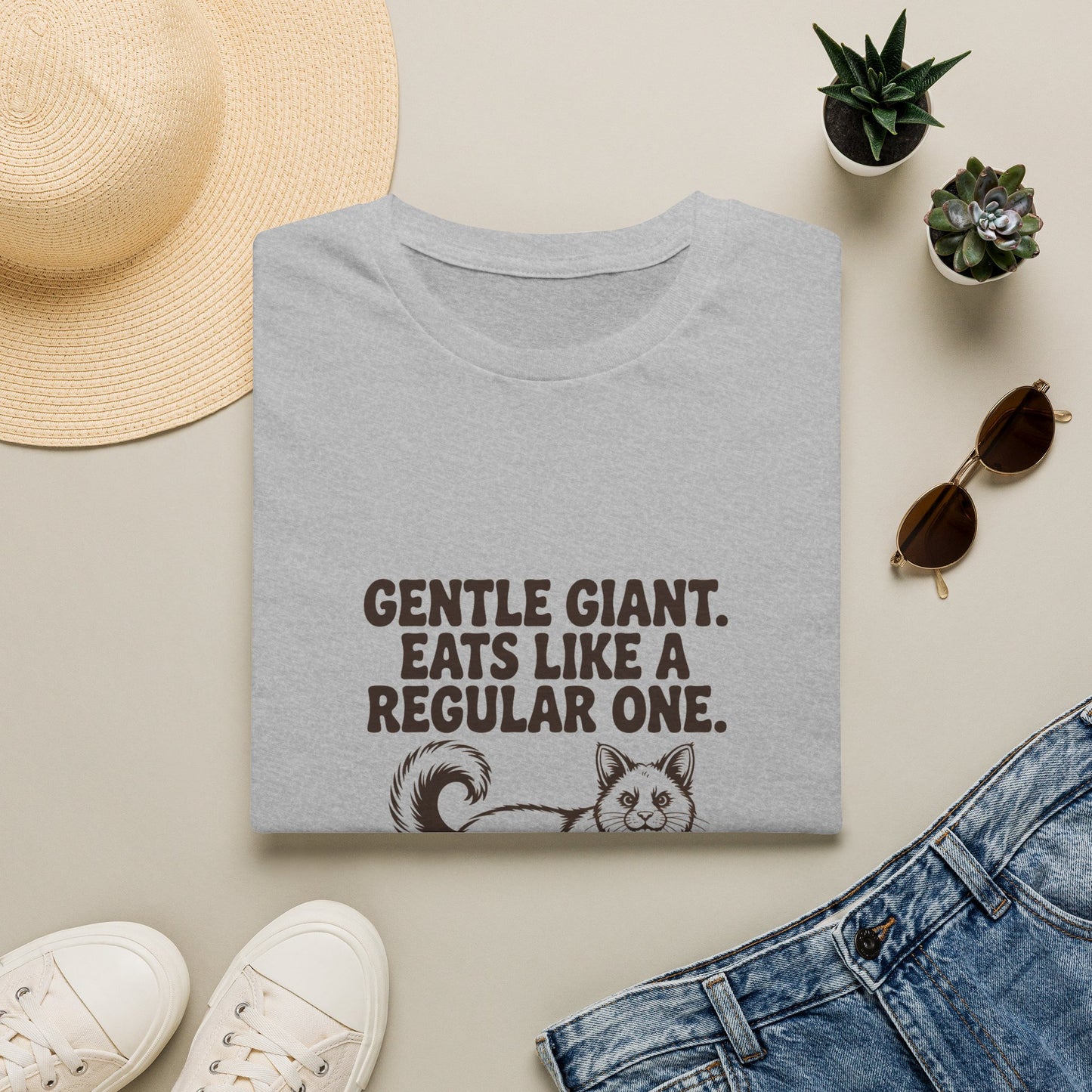 Maine Coon — Gentle giant. Eats like a regular one