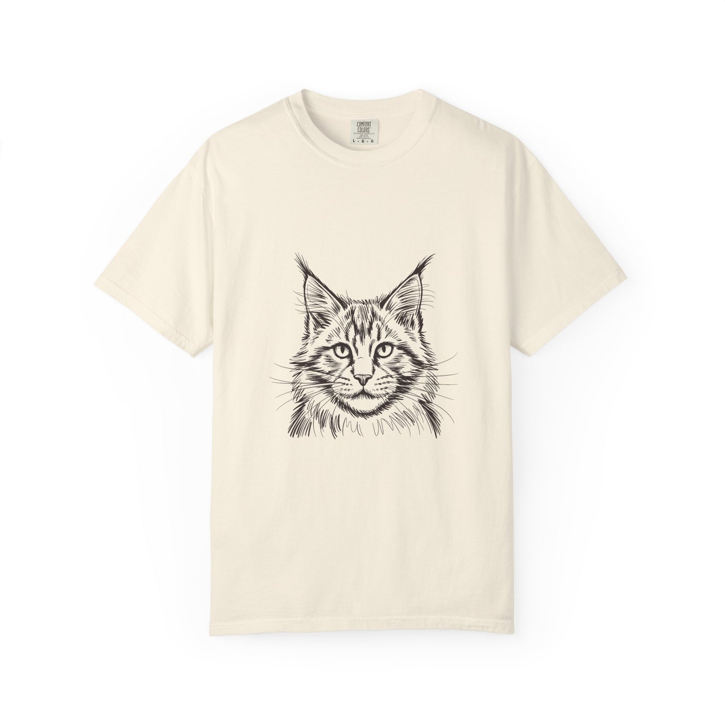 Maine Coon — A study in fluff